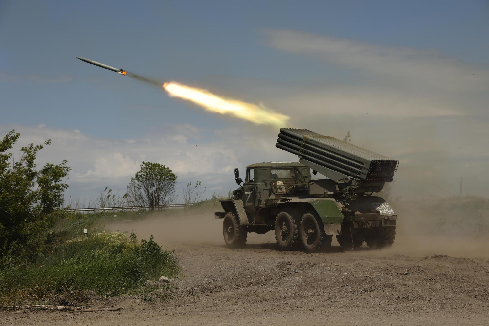 Russia increases shelling in regions outside Ukraine's Donbas – The Times Of Earth - Vimarsana News